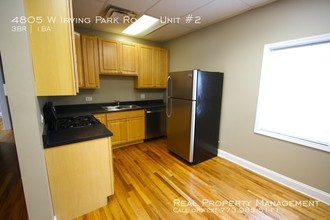 4805 W Irving Park Rd-Unit -Unit #2 in Chicago, IL - Foto de edificio - Building Photo