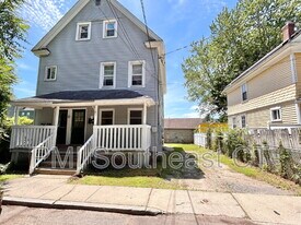 7 Griswold Ct in New London, CT - Building Photo