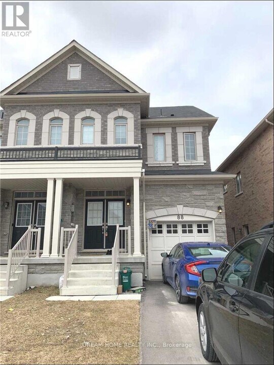 88 Mohandas Dr in Markham, ON - Building Photo