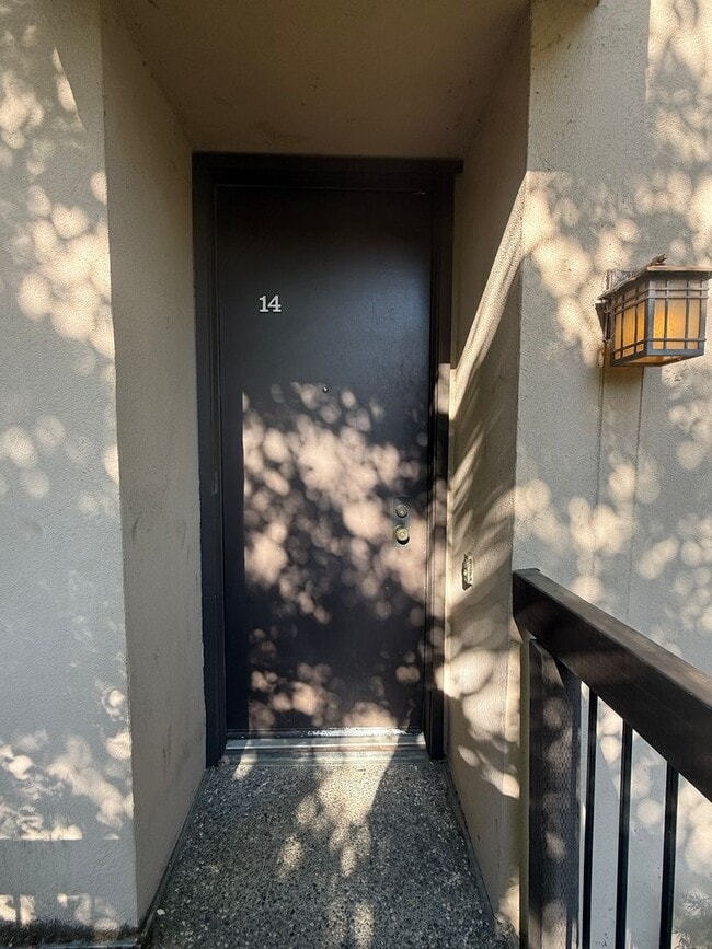 2203 Woodside Ln in Sacramento, CA - Building Photo - Building Photo