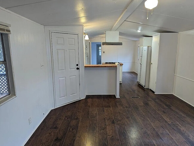 7102 Cowpoke Trail in Lago Vista, TX - Building Photo - Building Photo