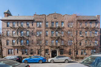 4752 44th St in Woodside, NY - Foto de edificio - Building Photo