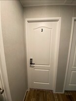 325 Robin Ln in Mcdonough, GA - Building Photo