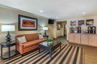 Furnished Studio - Fort Worth in Fort Worth, TX - Foto de edificio - Building Photo