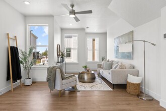 495 E Violets Cv Ln in Garden City, ID - Building Photo - Building Photo