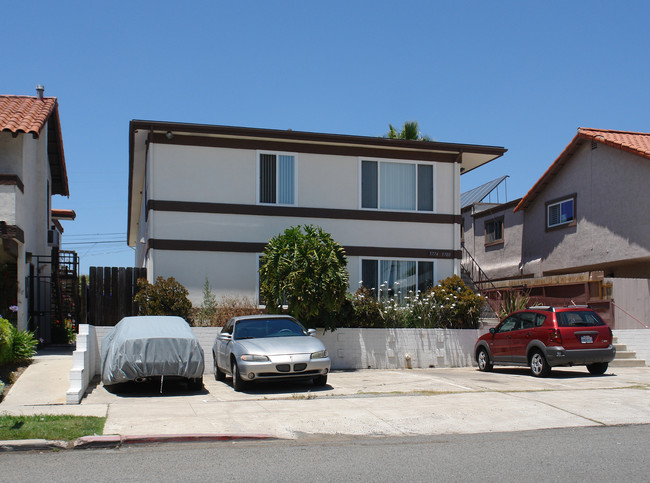 3774 Grim Ave in San Diego, CA - Building Photo - Building Photo