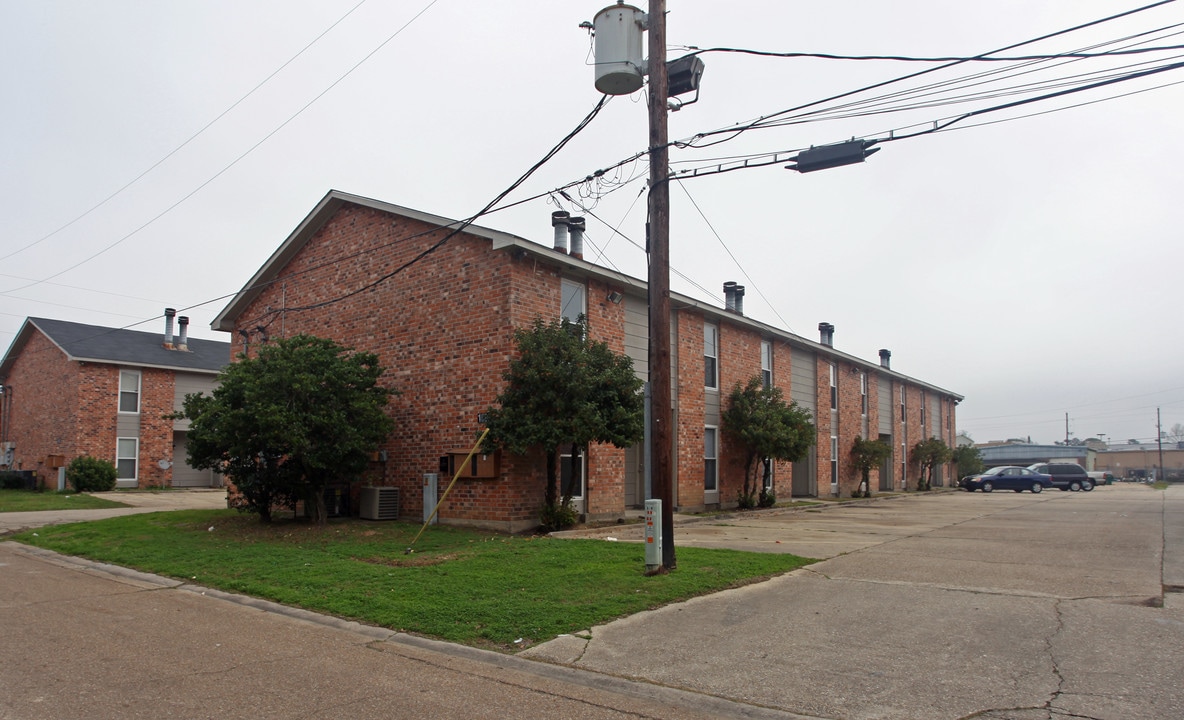 1825 Ryder Dr in Baton Rouge, LA - Foto de edificio