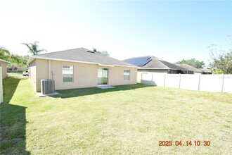 8436 Hunters Fork Loop in Ruskin, FL - Building Photo - Building Photo