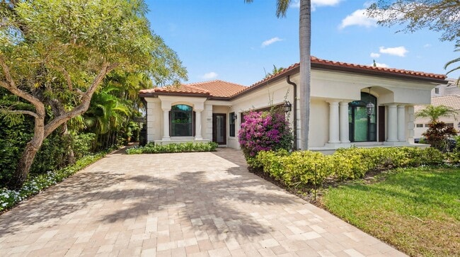 2055 Regents Blvd in West Palm Beach, FL - Building Photo - Building Photo