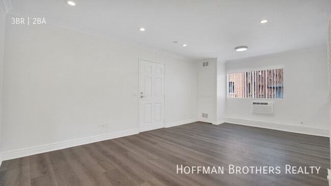 property at 227 S Carondelet St
