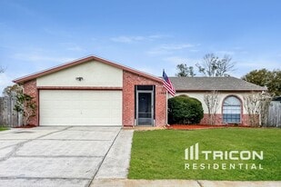 11404 Larkwood Way in Tampa, FL - Building Photo