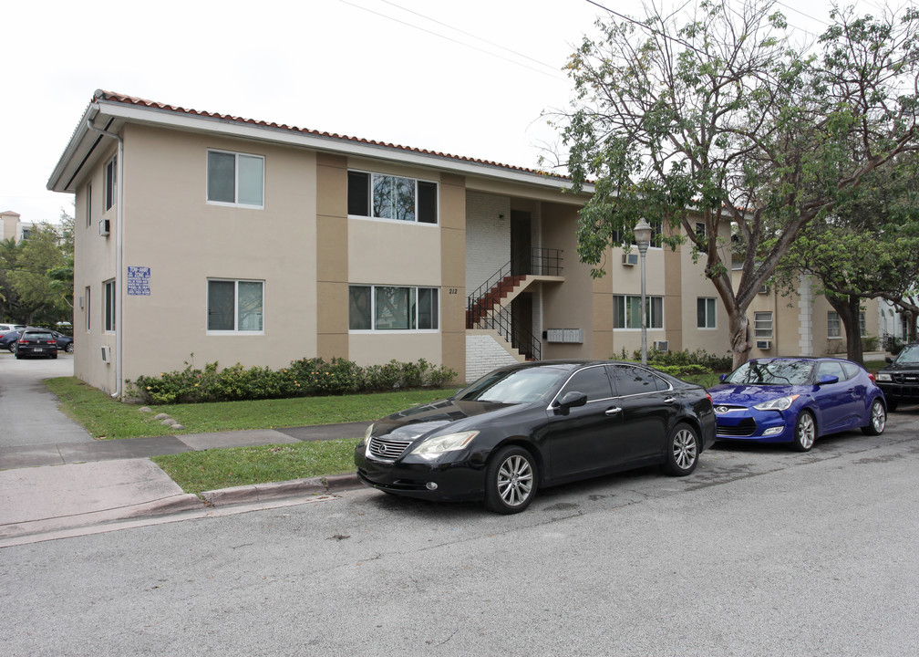 Cara Donna in Coral Gables, FL - Building Photo