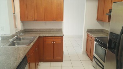 11860 SW 92nd Ln in Miami, FL - Building Photo - Building Photo