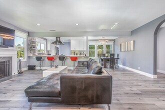 1207 Greenacre Ave in West Hollywood, CA - Building Photo - Building Photo