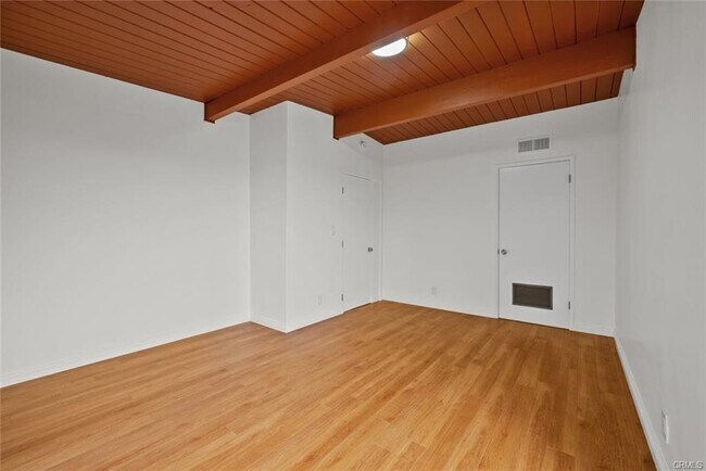 2159 La Canada Crest Dr in La Cañada Flintridge, CA - Building Photo - Building Photo