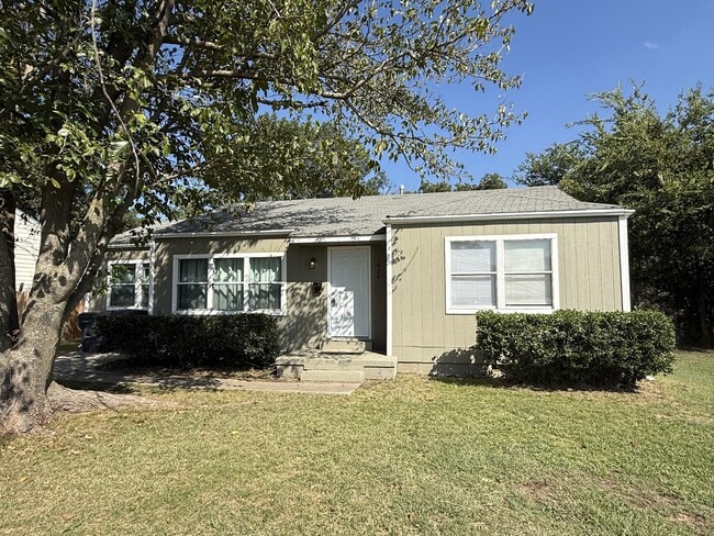 property at 1424 Chickasaw Blvd
