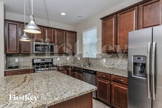 5202 Sanderling Ridge Drive in Lithia, FL - Building Photo - Building Photo
