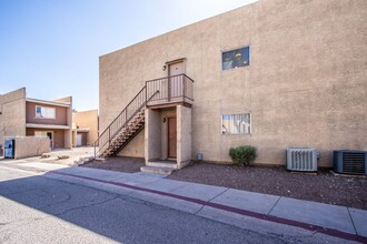 2819 E Le Marche Ave in Phoenix, AZ - Building Photo - Building Photo