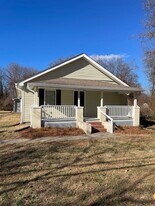4534 Baux Mountain Rd in Winston-Salem, NC - Building Photo
