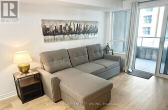 104-270-270 Wellington St W in Toronto, ON - Building Photo - Building Photo