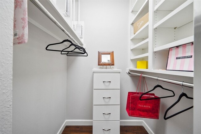 2351 Summit Way Ct in Houston, TX - Building Photo - Building Photo