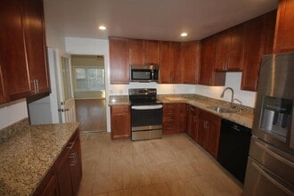 9944 Murnane St in Vienna, VA - Building Photo - Building Photo