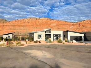 3020 Silver Reef Dr, Unit 2811-301 in Leeds, UT - Building Photo - Building Photo