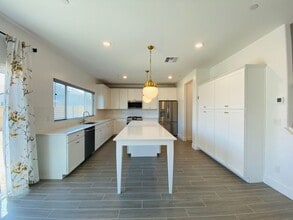 978 Lester Ave in Clovis, CA - Building Photo - Building Photo