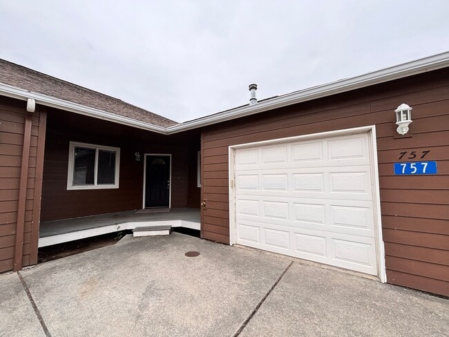property at 755-757-757 Peterson Rd