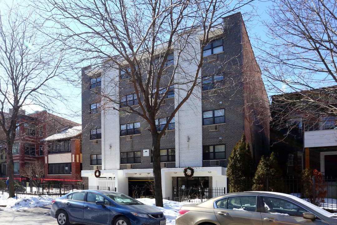 Crescent Drive Apartments in Chicago, IL - Building Photo