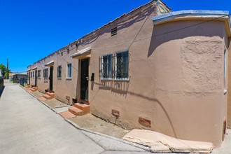 4 UNITS IN AVALON GARDENS in Los Angeles, CA - Building Photo - Other