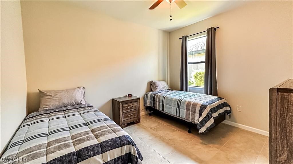 16099 Mistflower Dr in Alva, FL - Foto de edificio