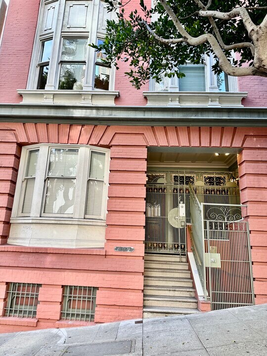 635 Mason St in San Francisco, CA - Building Photo