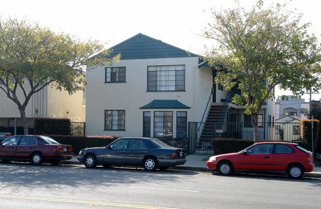 206-208 E Chevy Chase Dr in Glendale, CA - Building Photo