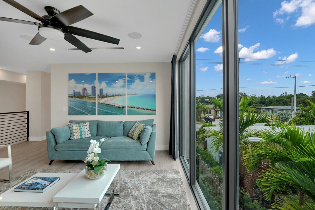 1238 NE 17th Ave in Fort Lauderdale, FL - Building Photo