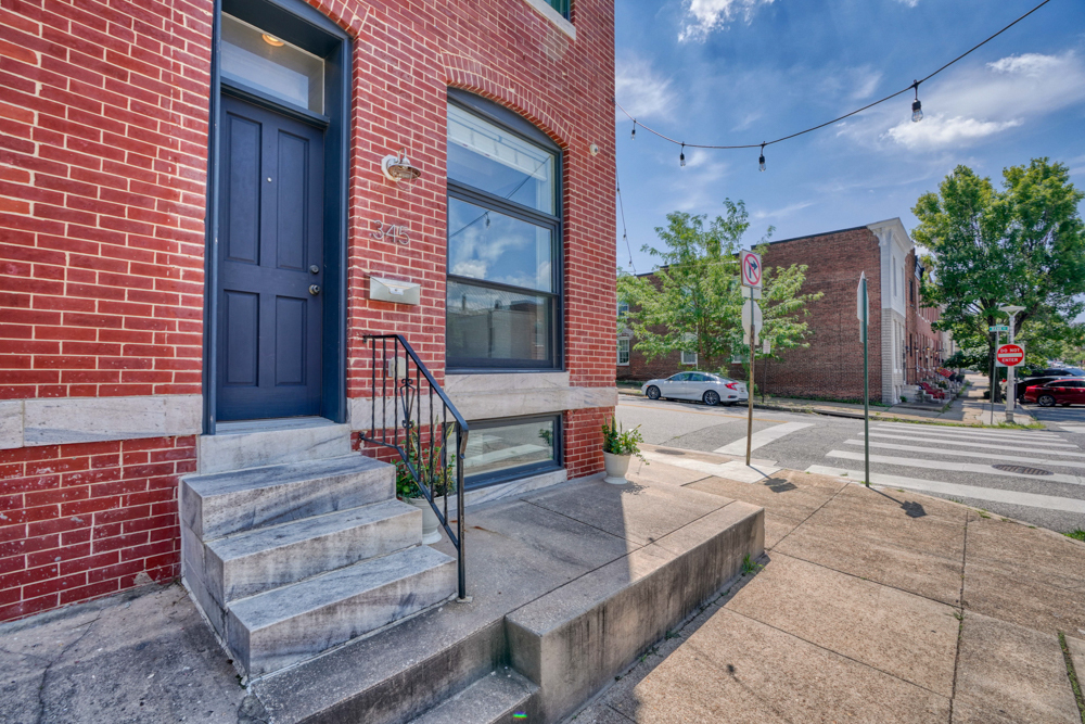 345 S Clinton St in Baltimore, MD - Building Photo