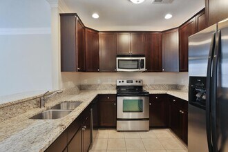 960 Perry St in Columbus, OH - Foto de edificio - Building Photo