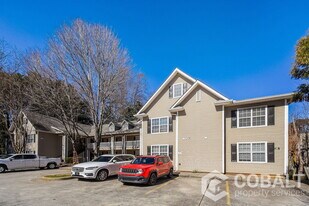 987 Collier Rd NW in Atlanta, GA - Building Photo