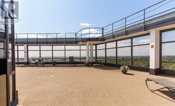 1300 Bloor St in Mississauga, ON - Building Photo - Building Photo