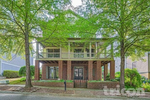 1442 Hedgewood Ln NW in Kennesaw, GA - Building Photo