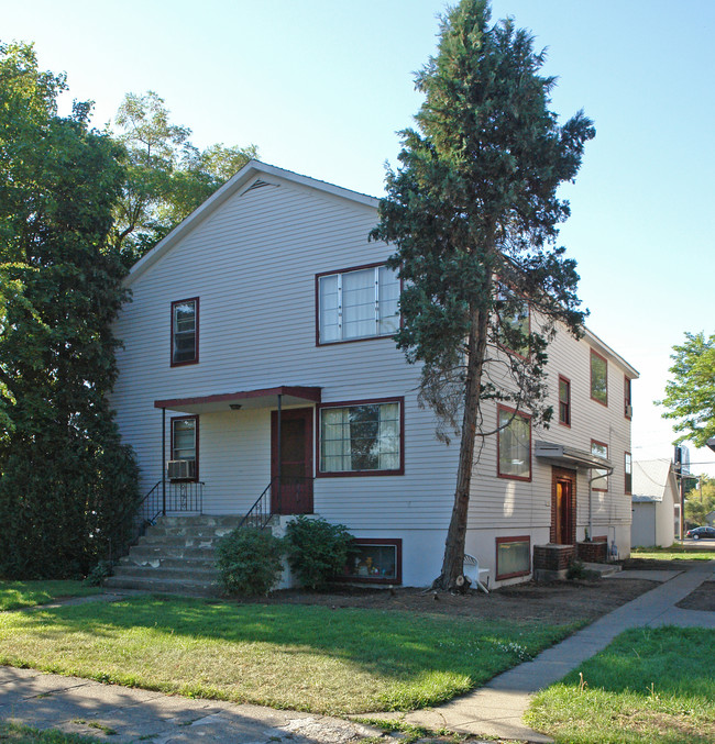 112 E Augusta Ave in Spokane, WA - Foto de edificio - Building Photo