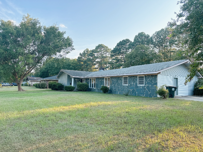 233 Markwood Dr in Warner Robins, GA - Building Photo - Building Photo