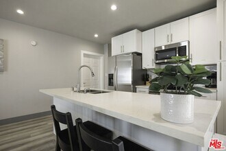 1559 1/2 S Harvard Boulevard Unit in Los Angeles, CA - Building Photo - Building Photo