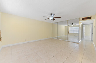 463 Flanders I in Delray Beach, FL - Building Photo - Building Photo