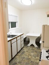Madison Court in Seattle, WA - Building Photo - Building Photo