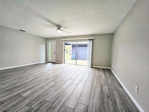 523 SE 24th Ave in Cape Coral, FL - Building Photo - Building Photo