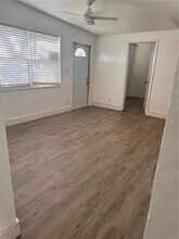 5721 SW 41st St in West Park, FL - Building Photo - Building Photo