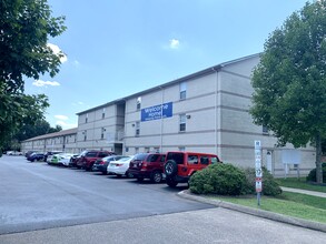 University Pointe Apartments in Murfreesboro, TN - Foto de edificio - Building Photo