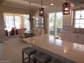 3900 Valentia Way in Naples, FL - Building Photo