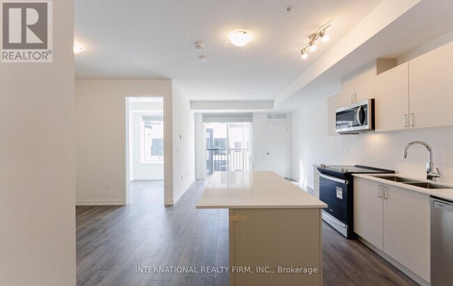 1650 Victoria Park Ave in Toronto, ON - Building Photo - Building Photo